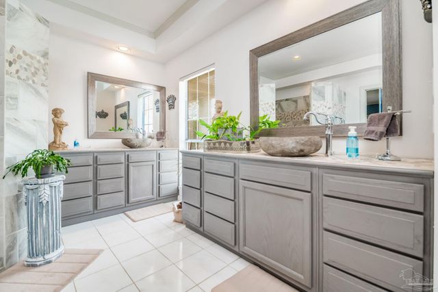 5708 Lakeside Ct, Milton, FL 32583