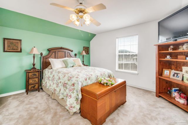 5708 Lakeside Ct, Milton, FL 32583