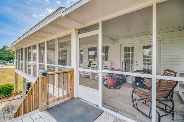 5708 Lakeside Ct, Milton, FL 32583