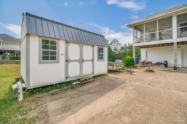 5708 Lakeside Ct, Milton, FL 32583