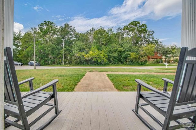 5708 Lakeside Ct, Milton, FL 32583