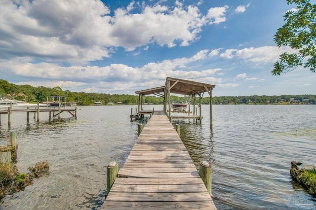 5708 Lakeside Ct, Milton, FL 32583