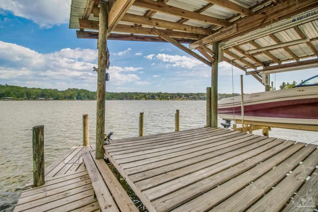 5708 Lakeside Ct, Milton, FL 32583