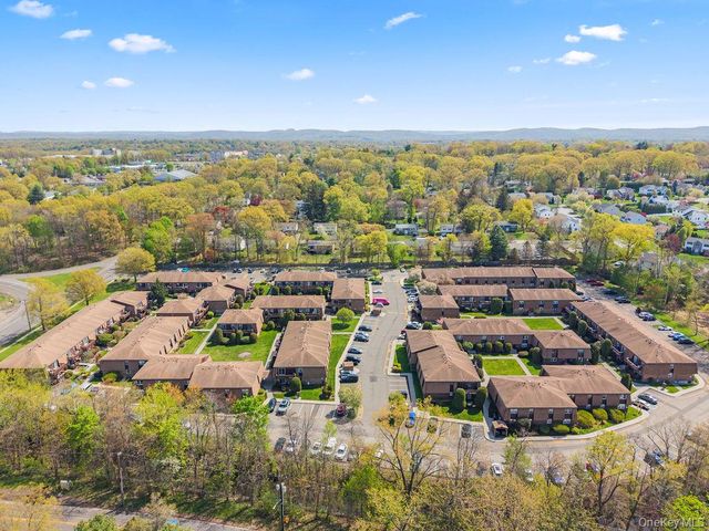 19 New Holland Village, Nanuet, NY 10954