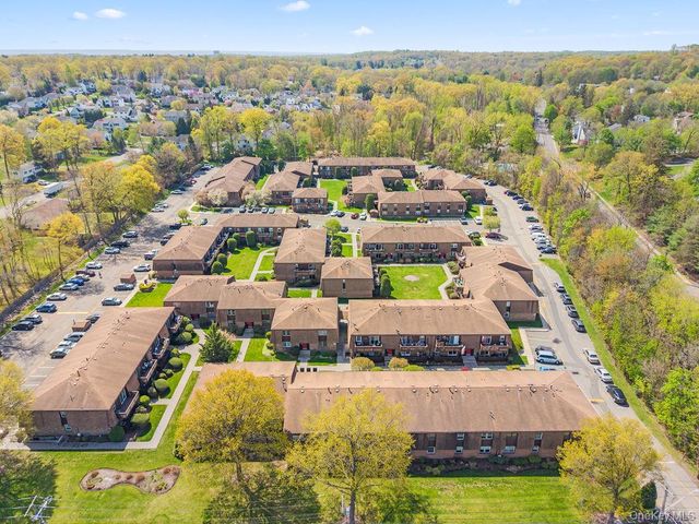19 New Holland Village, Nanuet, NY 10954