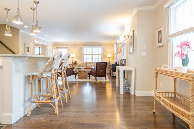 10 Abbey Gate Road, Cotuit, MA 02635