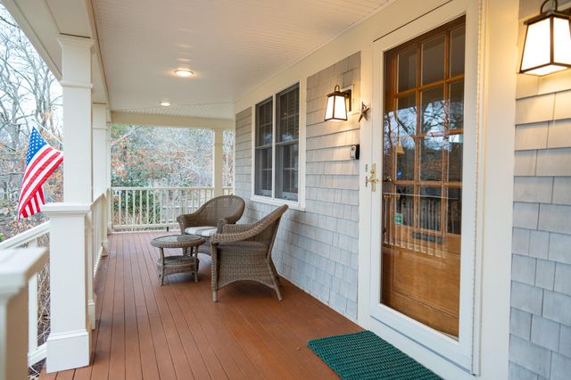 10 Abbey Gate Road, Cotuit, MA 02635