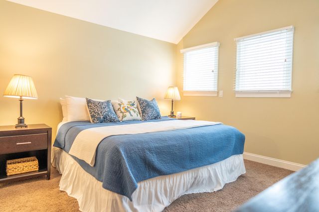 10 Abbey Gate Road, Cotuit, MA 02635