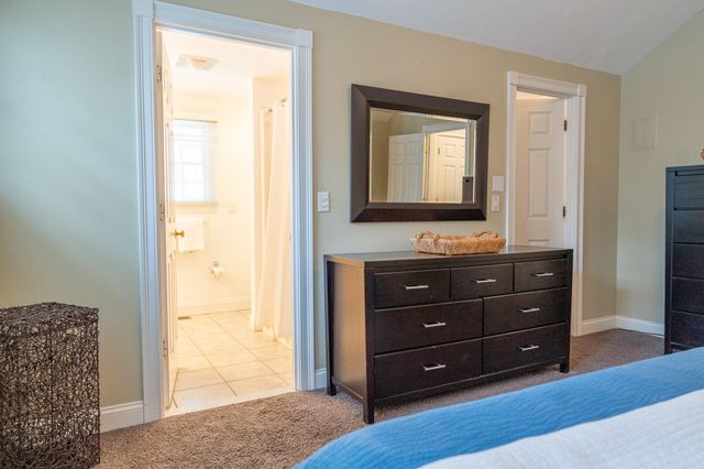 10 Abbey Gate Road, Cotuit, MA 02635