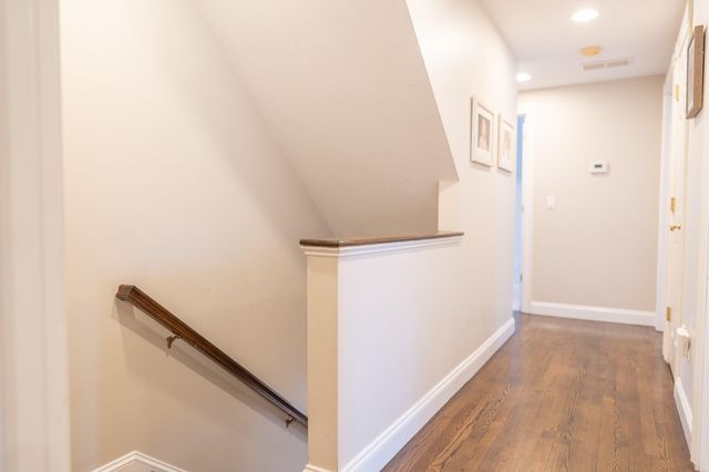 10 Abbey Gate Road, Cotuit, MA 02635
