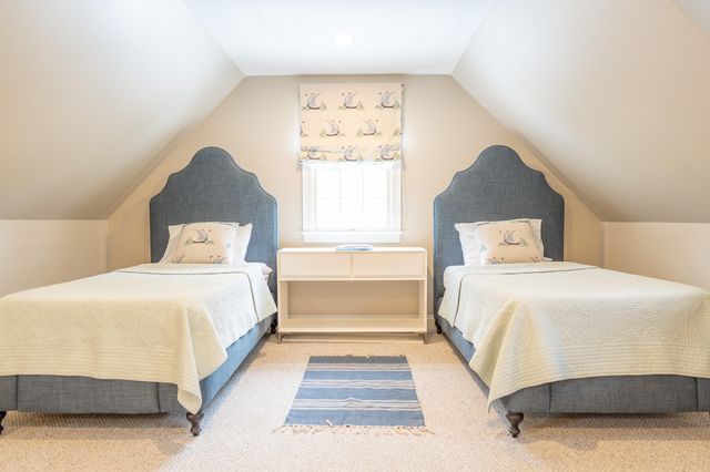 10 Abbey Gate Road, Cotuit, MA 02635