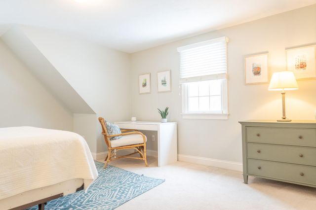 10 Abbey Gate Road, Cotuit, MA 02635