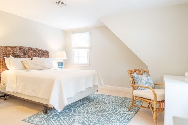 10 Abbey Gate Road, Cotuit, MA 02635