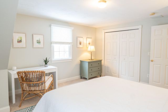 10 Abbey Gate Road, Cotuit, MA 02635