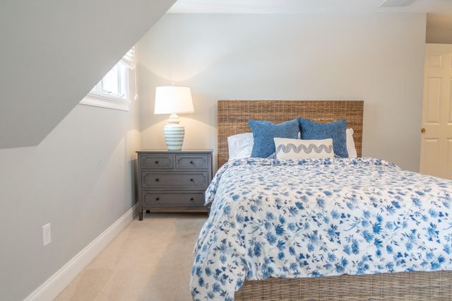 10 Abbey Gate Road, Cotuit, MA 02635