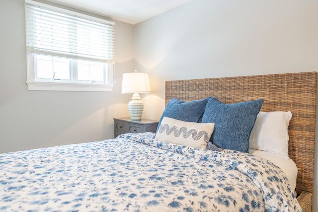 10 Abbey Gate Road, Cotuit, MA 02635