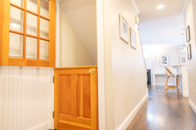 10 Abbey Gate Road, Cotuit, MA 02635