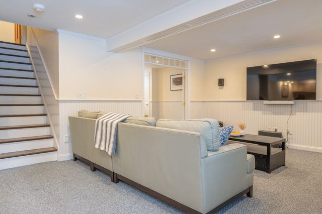 10 Abbey Gate Road, Cotuit, MA 02635
