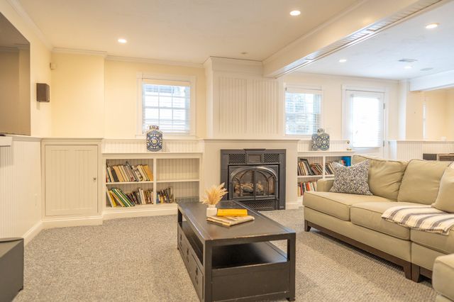 10 Abbey Gate Road, Cotuit, MA 02635
