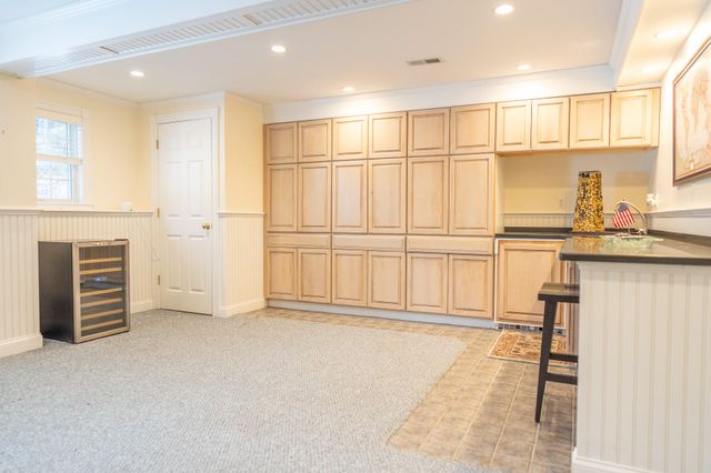 10 Abbey Gate Road, Cotuit, MA 02635