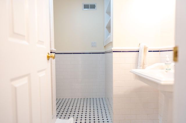 10 Abbey Gate Road, Cotuit, MA 02635