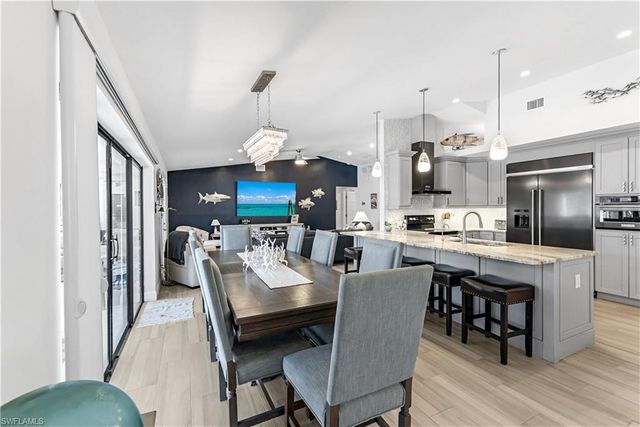 937 SW 54th LN, Cape Coral, FL 33914