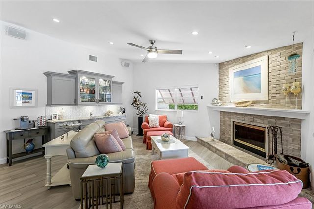 937 SW 54th LN, Cape Coral, FL 33914