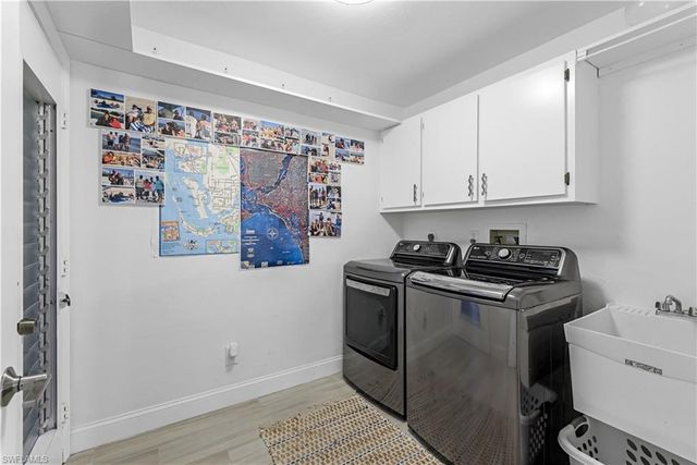 937 SW 54th LN, Cape Coral, FL 33914