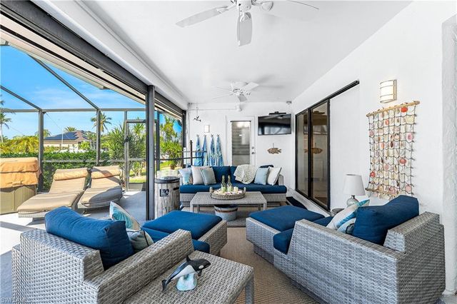 937 SW 54th LN, Cape Coral, FL 33914