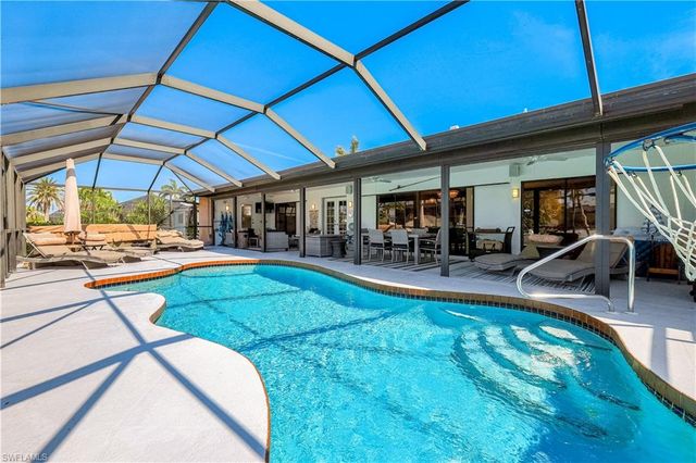 937 SW 54th LN, Cape Coral, FL 33914