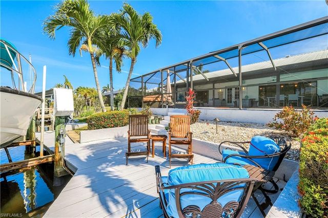 937 SW 54th LN, Cape Coral, FL 33914