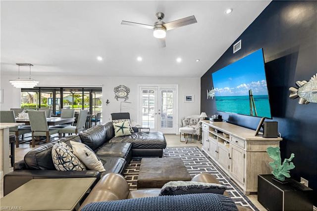 937 SW 54th LN, Cape Coral, FL 33914