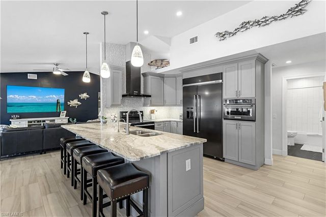 937 SW 54th LN, Cape Coral, FL 33914