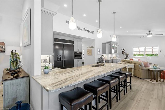 937 SW 54th LN, Cape Coral, FL 33914