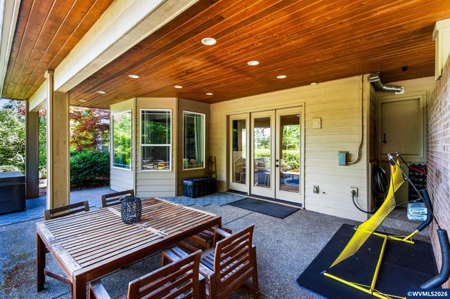 3355 Huckleberry Ct S, Salem, OR 97302