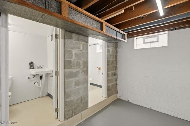 1534 Brittain Road, Akron, OH 44310