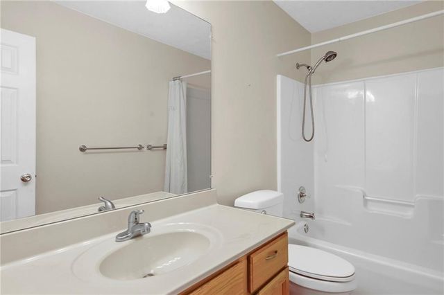 6236 Rock Port Drive, Flowery Branch, GA 30542