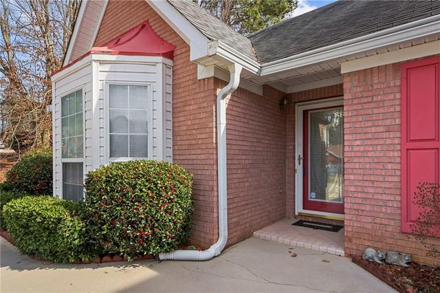 6236 Rock Port Drive, Flowery Branch, GA 30542