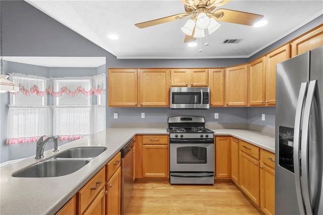 6236 Rock Port Drive, Flowery Branch, GA 30542