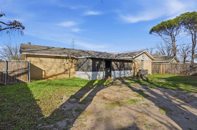 5420 Jane Anne Street, Haltom City, TX 76117