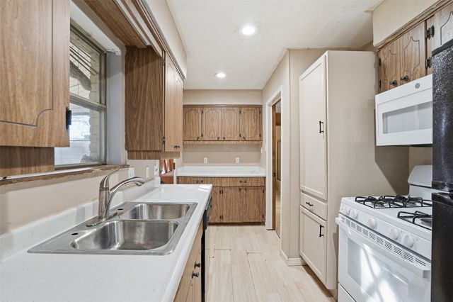 5420 Jane Anne Street, Haltom City, TX 76117