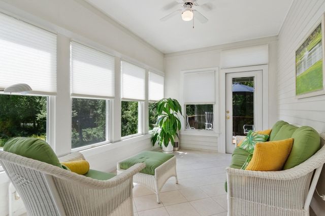 2 Nelson Cir, Bedford, MA 01730
