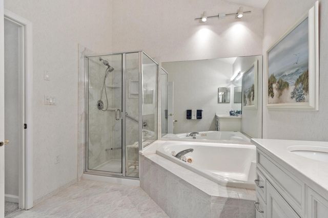 2 Nelson Cir, Bedford, MA 01730