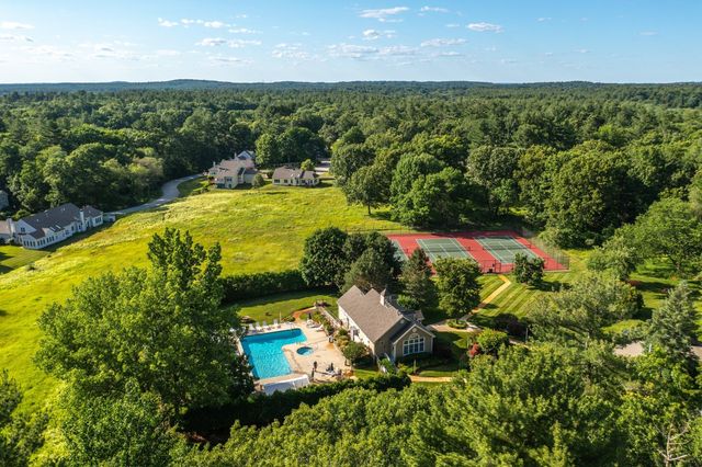 2 Nelson Cir, Bedford, MA 01730