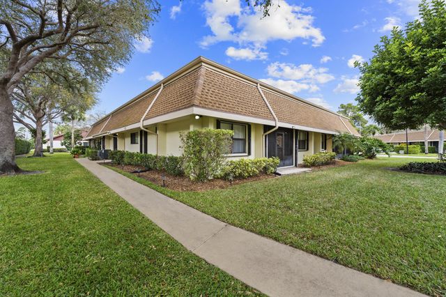 109 Half Moon Circle C, Jupiter, FL 33458