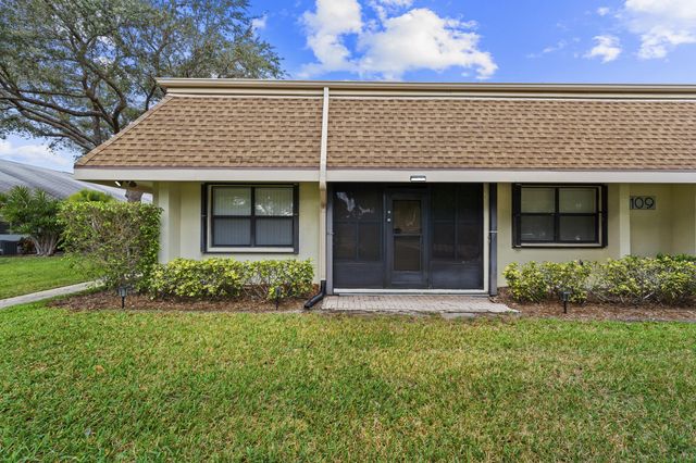 109 Half Moon Circle C, Jupiter, FL 33458