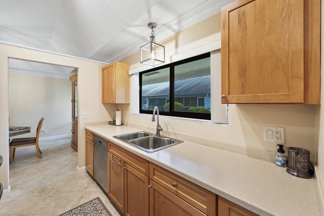 109 Half Moon Circle C, Jupiter, FL 33458