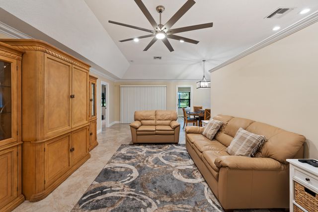 109 Half Moon Circle C, Jupiter, FL 33458