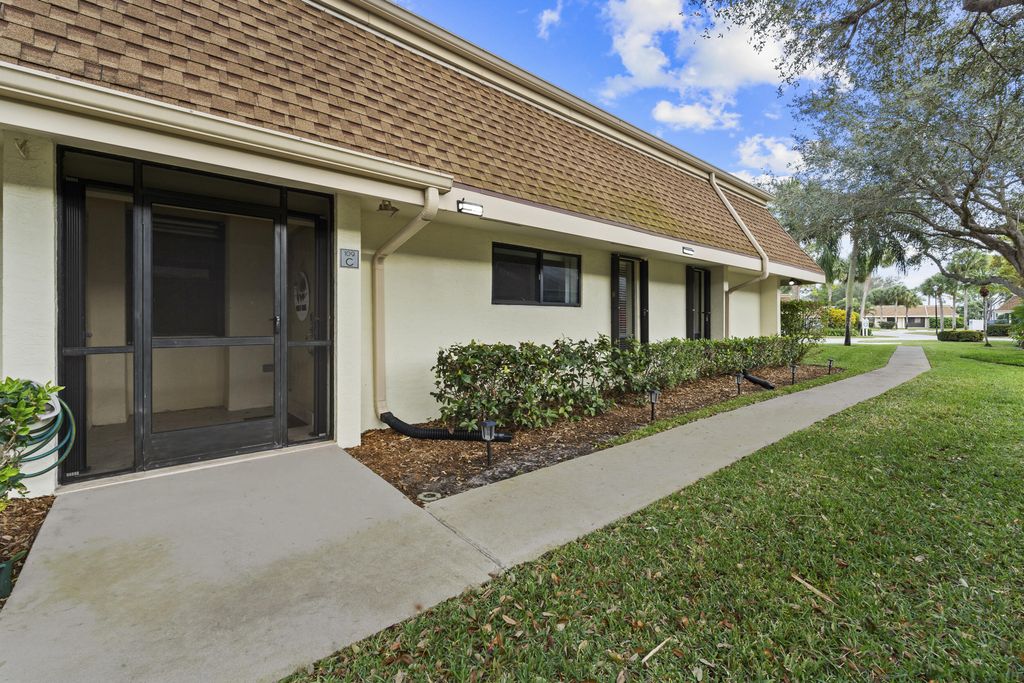 109 Half Moon Circle C, Jupiter, FL 33458