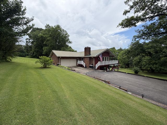 100 Katie Ln, Columbia, TN 38401